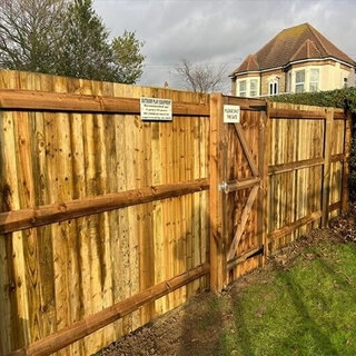 Standard fencing with wooden posts